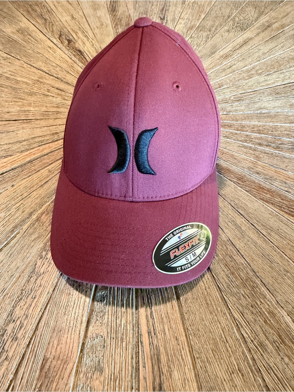 Hurley Flexfit Hat Burgundy S/M NWT